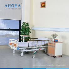 Cama de la clínica médica del hospital hidráulico ajustable de tres funciones con cuatro ruedas silenciosas